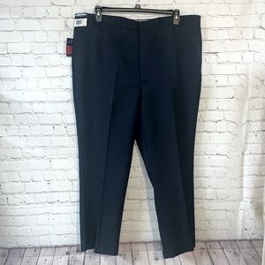 44X30 Knightsbridge Men’s dress pant in navy. New with tags. 2 side pock…